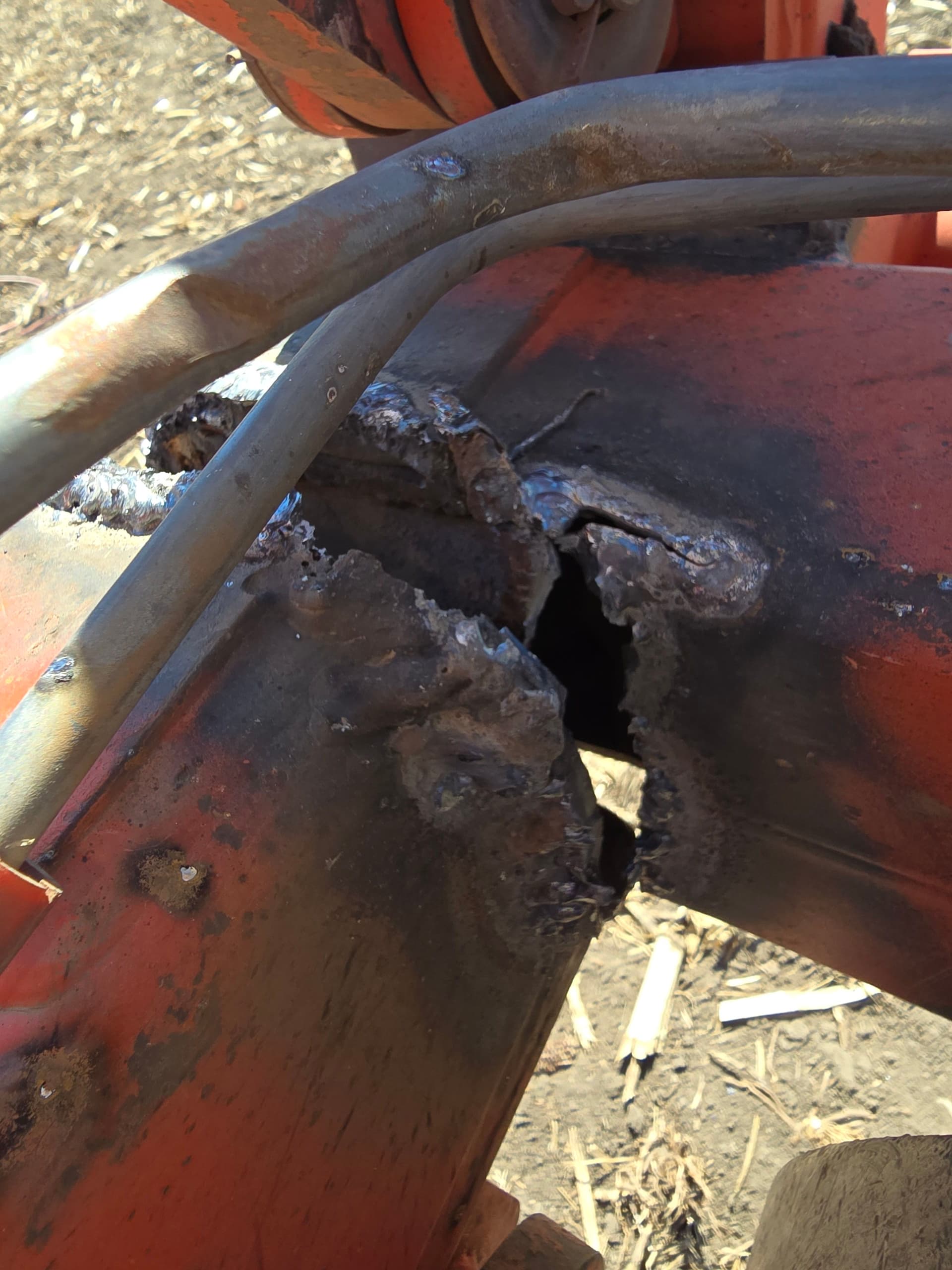 Gallery photos for Emergency Field Roller Frame Repair That Got Operations Running Again: Image #1
