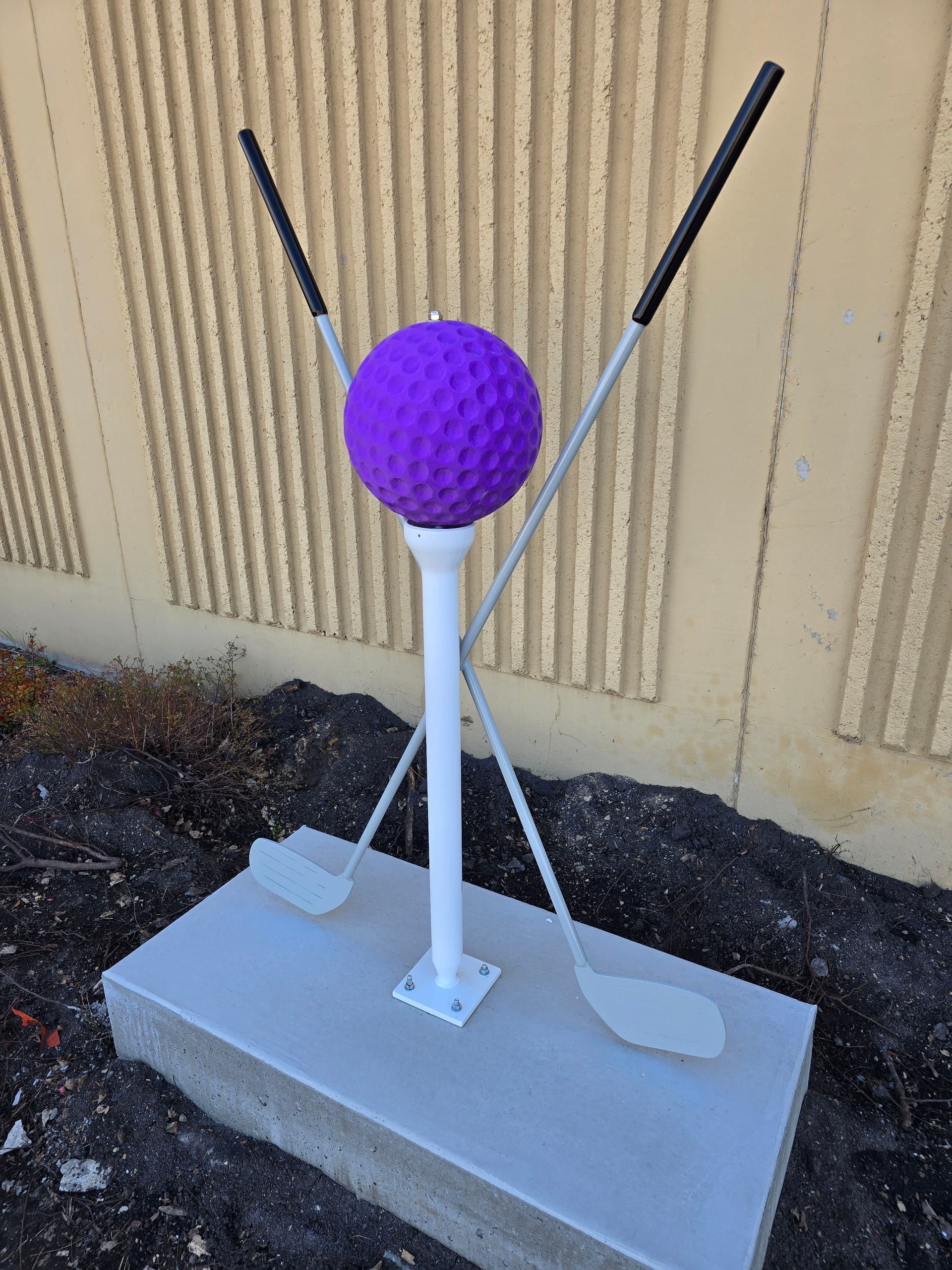 Gallery photos for Custom Fabricated Golf Statues Installed at Willmar Mall Entrance: Image #7