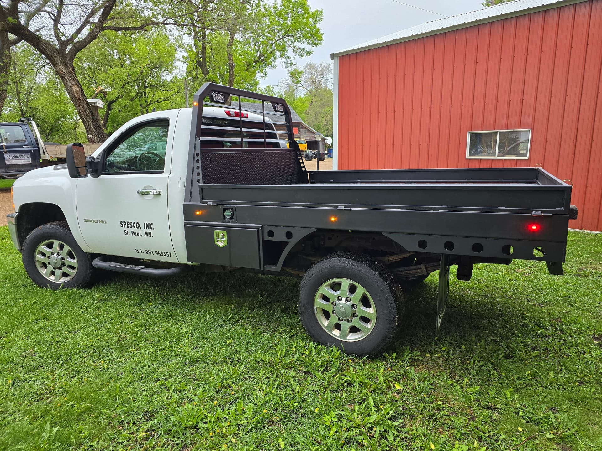 Heavy-Duty Double Diamond Flatbed Built for Sandblasting Work