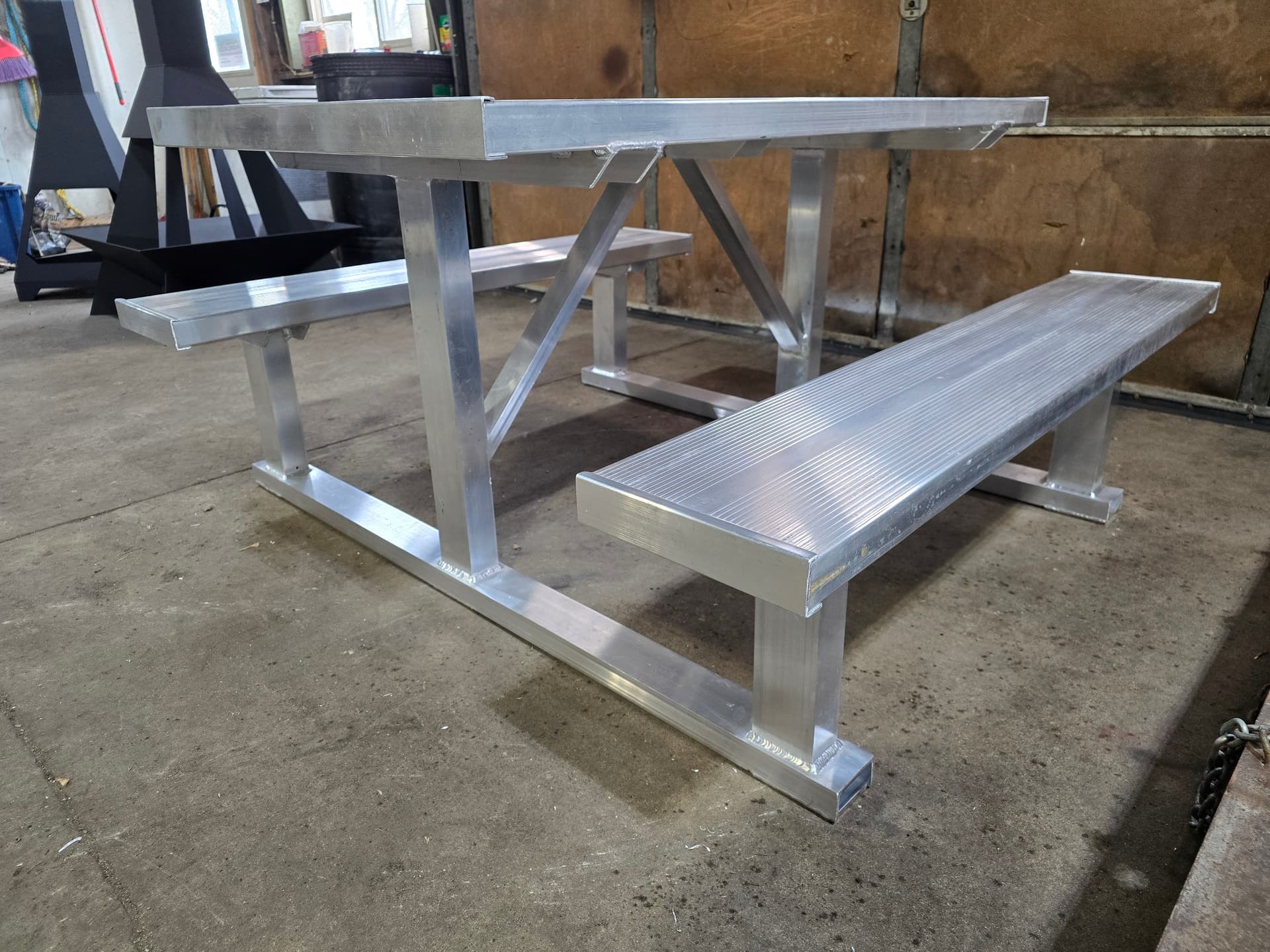 Gallery photos for Custom Aluminum Picnic Table and Outdoor Fireplaces Headed to Willmar Expo: Image #5